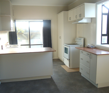 87 Oram Avenue, New Brighton Christchurch 8061 - Photo 3