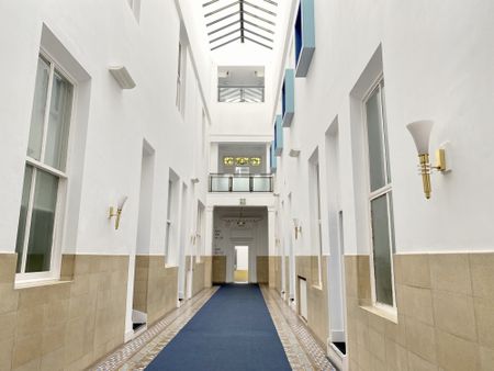 Bexley Square, SALFORD - Photo 2