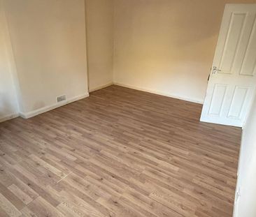 3 bedroom apartment to rent - Photo 2