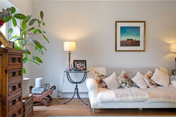 Grosvenor Road, Twickenham, TW1 flat - penthouse to rent - Photo 1