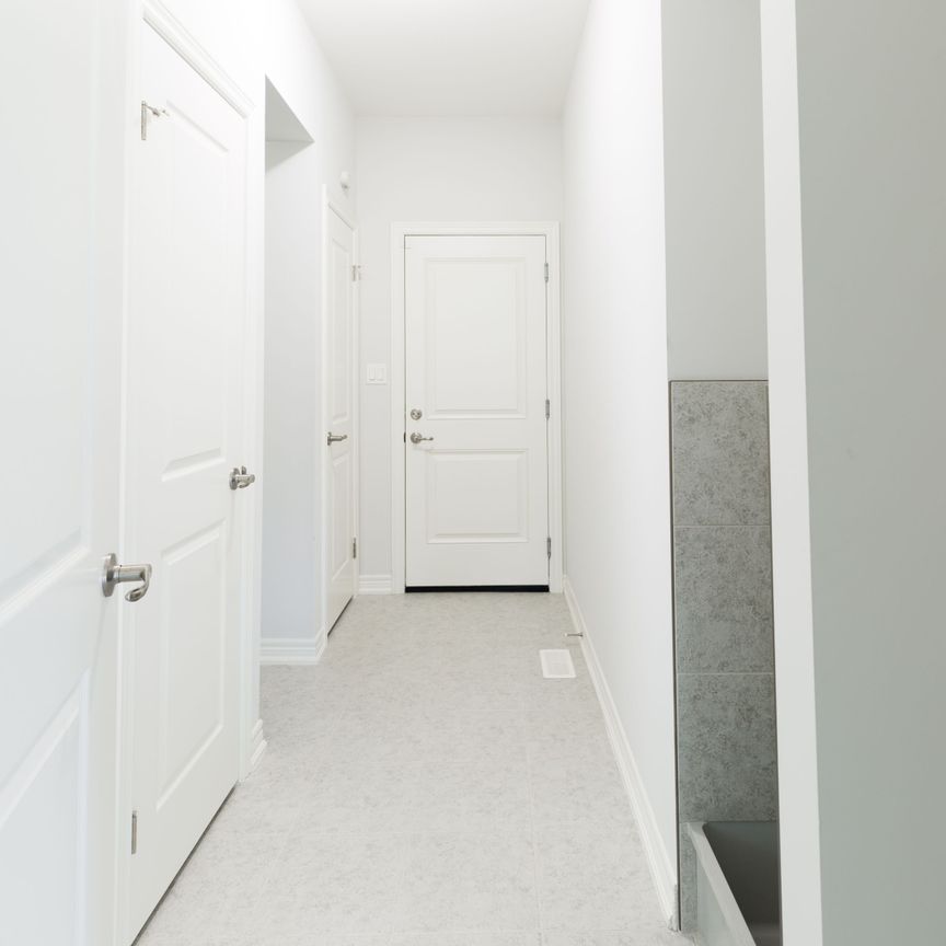 For Lease - 3602 Carolina Court, Fort Erie, Ontario - Photo 1