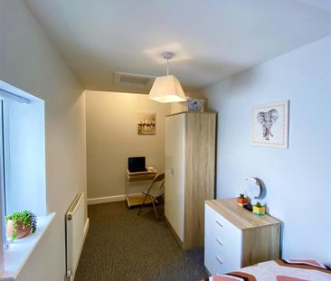 1 bed house share to rent in Coal Clough Lane, Burnley, BB11 - Photo 6