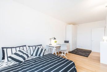 Piazzale Stazione, Padova, Veneto 35131