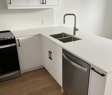 For Lease - 70 Chamberlain Avenue Unit# 2, Toronto, Ontario - Photo 2
