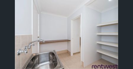 BIG, BOLD AND BEAUTIFUL - Photo 2