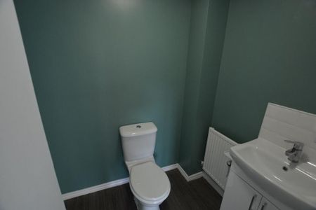 3 bedroom terraced house to rent - Photo 3