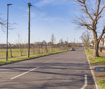 Studio to rent - Photo 6