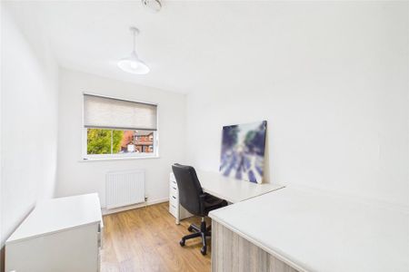 5 bedroom detached house to rent - Photo 3