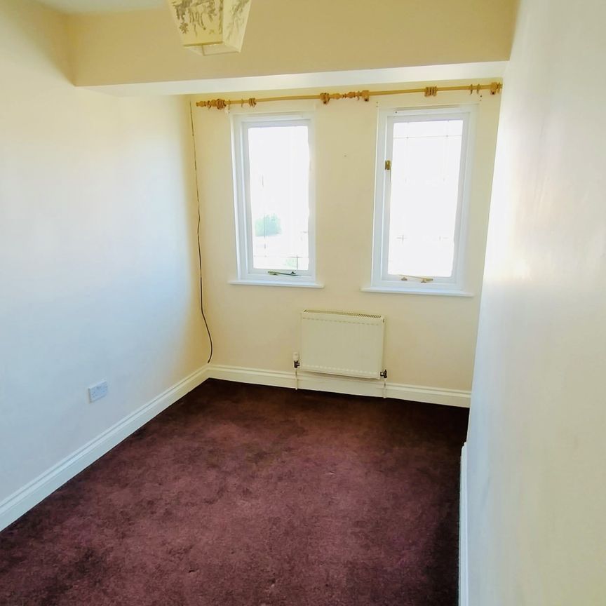 Dobree Park, Wellington, Rockwell Green - Photo 1