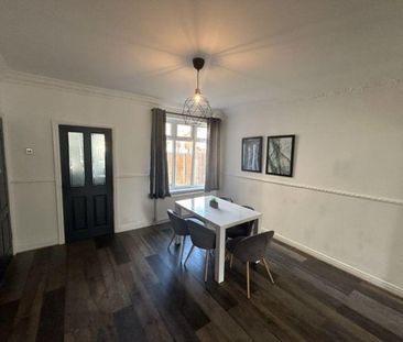 3 bedroom terraced house to rent - Photo 6