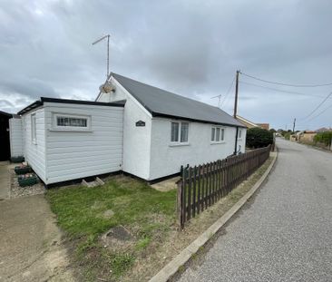 The Glebe, Great Yarmouth, Hemsby - Photo 5
