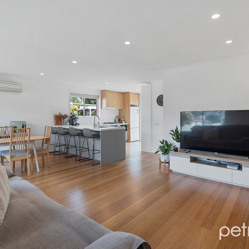 Modern Family Home - Photo 1