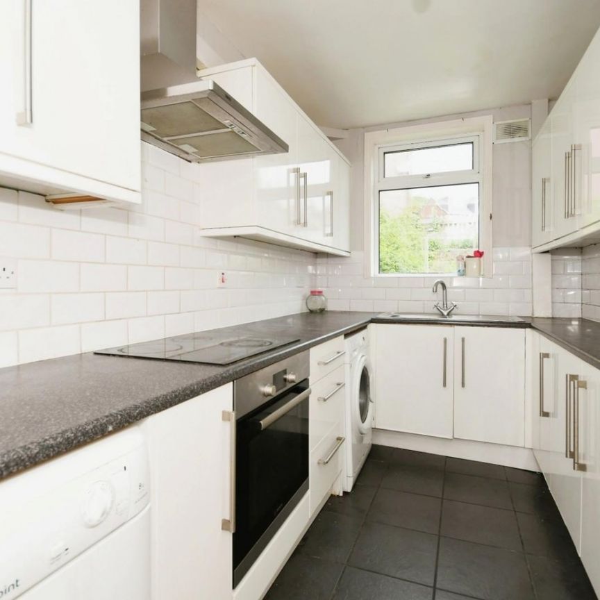 5 bedroom House To Let Total Size: 1184 SQ FT - Photo 1