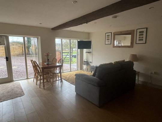 1 bedroom detached house to rent - Photo 1