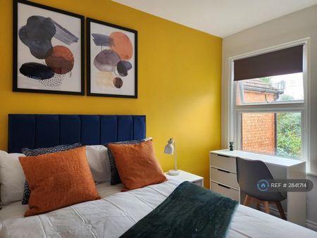 1 bedroom in a house share to rent - Photo 3
