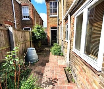 2 bedroom semi-detached house to rent - Photo 1