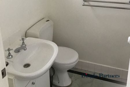 Fully-Furnished One-Bedroom Apartment in Prime South Yarra Location - Photo 5