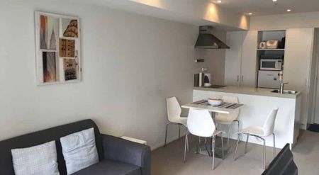 2 Bedroom Furnished Apartment - Photo 4