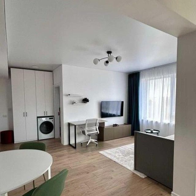 Aparatorii patriei arcadiei bloc nou - Fotografie 1