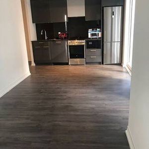 Dundas/Jarvis-Upgraded Cozy 2Bdrm+Den 2Baths - Photo 2