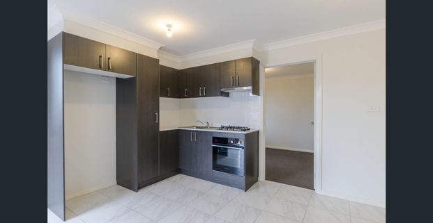 Near New 2 bed grannyflat - Photo 1