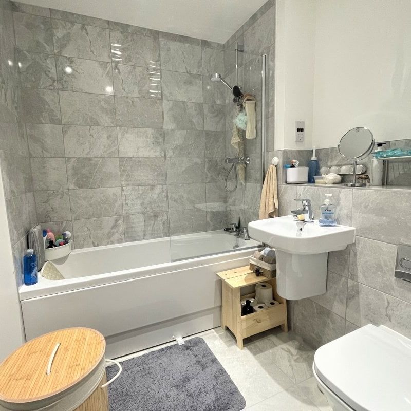 Colnebank Drive, Watford - Photo 1