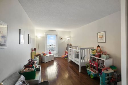 Condo for rent, Montréal (Saint-Laurent) - Photo 2