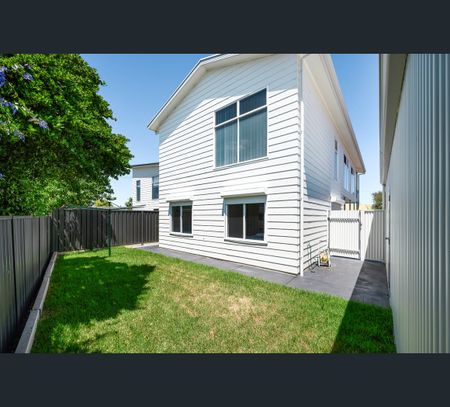 2 Harvey Crescent, Aldinga Beach, SA 5173 - Photo 4