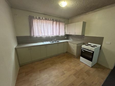 Ground Floor Living - Photo 5