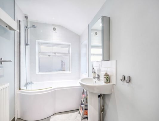 2 Bed Terraced House, Queen Street, CR0 - Photo 1