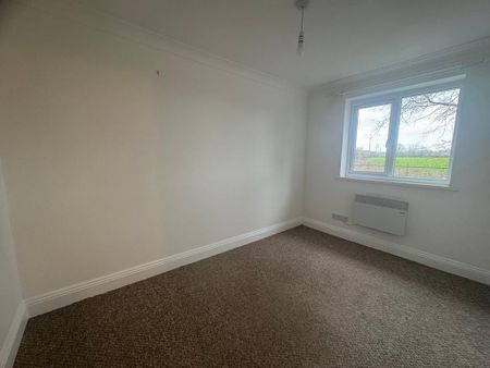 3 bedroom end of terrace house to rent - Photo 3
