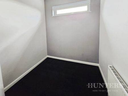 2 bedroom Flat To Let - Photo 2