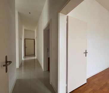 4-room apartment, in a quiet area and stunning views - Photo 5