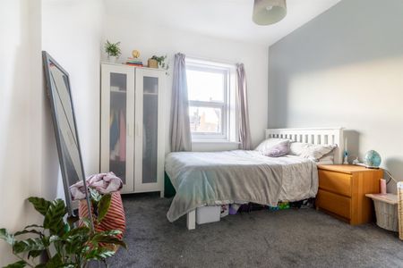 Simonside Terrace, Heaton - Photo 3