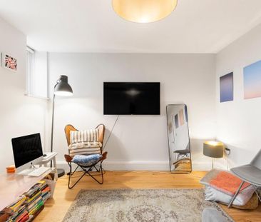 1 bedroom flat to rent - Photo 2