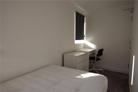 8 bedroom detached house to rent - Photo 4