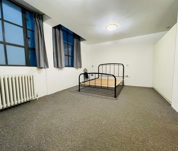 2 Bed Flat - Photo 5