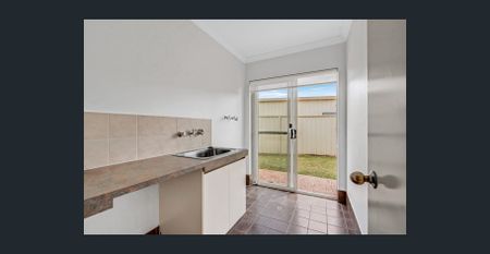 Spacious Family Home in Old Broadwater Farm!! - Photo 4