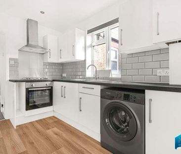 Dale Grove, North Finchley, London, N12 - Photo 2