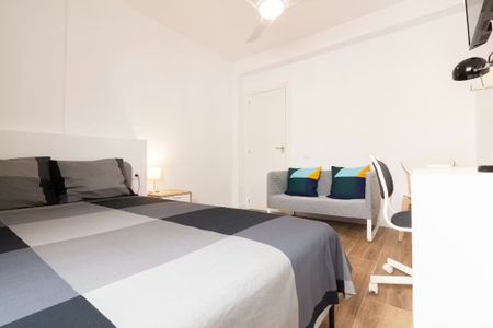 Carrer Pintor Stolz, Valencia, Valencian Community 46018 - Photo 4