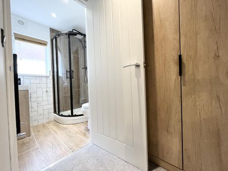 1 bedroom in a house share to rent - Photo 5