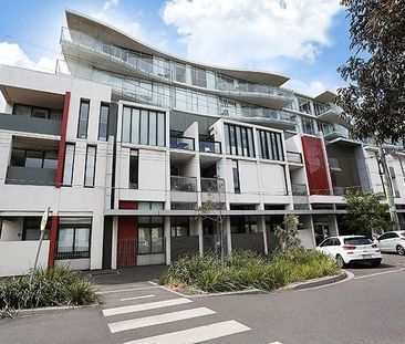 MODERN COASTAL LIVING IN THE HEART OF PORT MELBOURNE - Photo 1