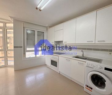 Alquiler de piso en Calle Tirso de Avilés - Photo 1