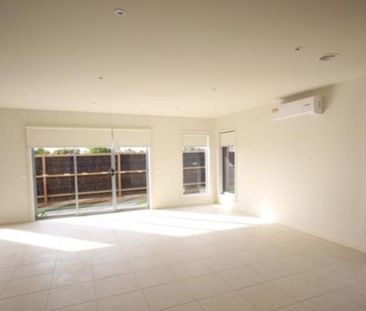 4 Sandview Place Cranbourne VIC - Photo 5