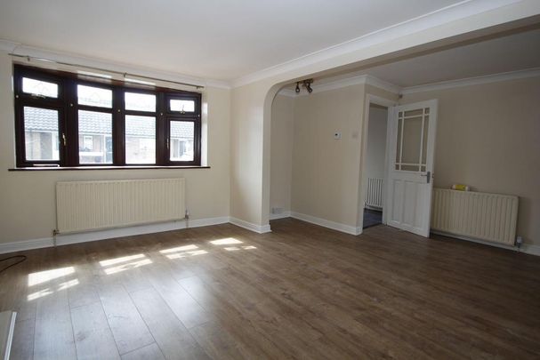 3 bedroom semi-detached house to rent - Photo 1