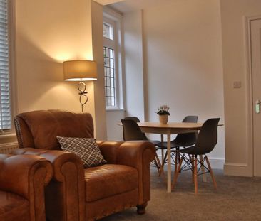 Double Ensuite in Modern Victorian House - Photo 1