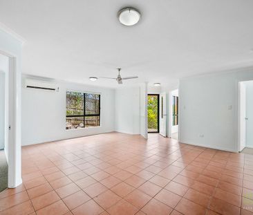 TIDY THREE BEDROOM DUPLEX + STUDY/4TH BEDROOM - Photo 3