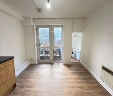 1 bedroom flat to rent - Photo 2