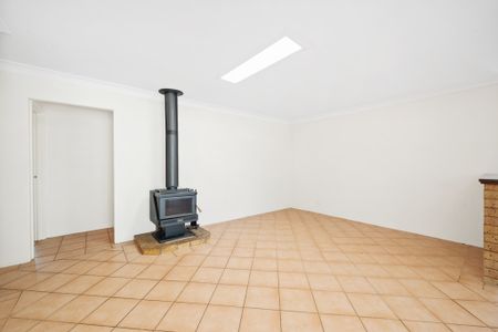 8 Hall Road, Roleystone WA 6111 - Photo 2