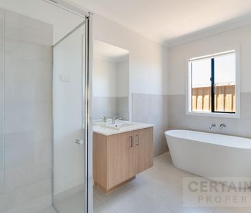 28 Goshawk Road, Sunbury, Vic 3429 - Photo 3